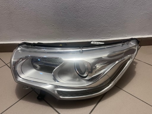 LAMPA FAR PREDNJA STRANA LIJEVA CITROEN DS4 DS-4 C4 C-4 II 2 BI XENON 9674905180