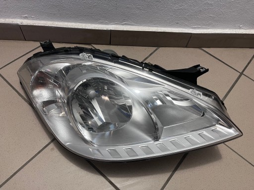 LAMPA FAR PREDNJA STRANA DESNA MERCEDES A KLASA W169 A169 REDIZAJN 08-