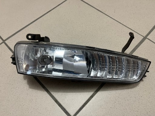 HYUNDAI ACCENT LAMPA FAR MAGLENKA PREDNJA STRANA DESNA