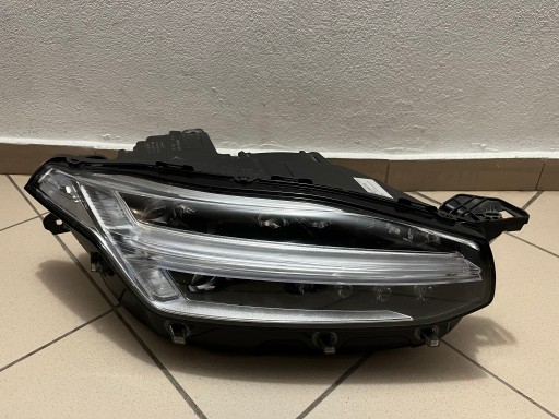 LAMPA FAR PREDNJA STRANA DESNA VOLVO XC90 XC-90 II 2 FULL LED 15- 31655708