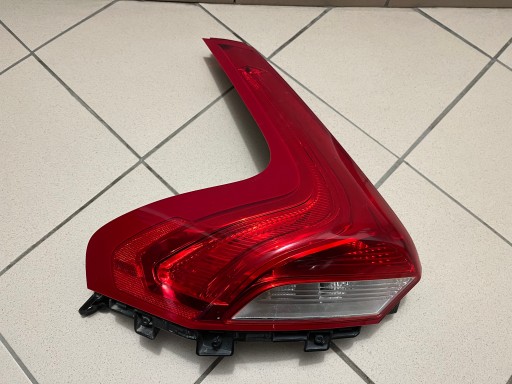LAMPA FAR ZADNJA  ZADNJI LIJEVA STRANA VOLVO V40 V-40 II 2 12- 31395844
