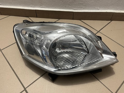 LAMPA FAR PREDNJA STRANA DESNA FIAT FLORINO QUBO PEUGEOT BIPPER