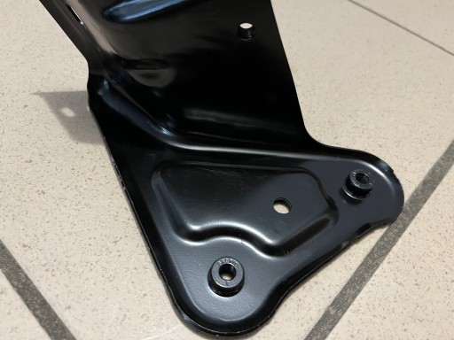 SEAT TOLEDO IV SKODA RAPID NOSAČ BLATOBRANA LIJEVA STRANA