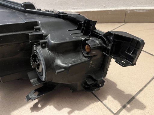 TOYOTA HILUX VIII 8 20- LAMPA FAR PREDNJA STRANA DESNA 1EJ-923364 TOYOTA HILUX VIII 8 20- LAMPA FAR PREDNJA STRANA DESNA 1EJ-923364