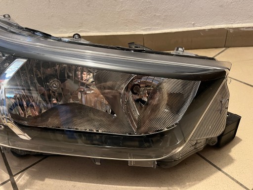 TOYOTA HILUX VIII 8 20- LAMPA FAR PREDNJA STRANA DESNA 1EJ-923364 TOYOTA HILUX VIII 8 20- LAMPA FAR PREDNJA STRANA DESNA 1EJ-923364