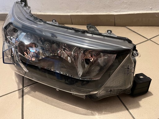 TOYOTA HILUX VIII 8 20- LAMPA FAR PREDNJA STRANA DESNA 1EJ-923364 TOYOTA HILUX VIII 8 20- LAMPA FAR PREDNJA STRANA DESNA 1EJ-923364