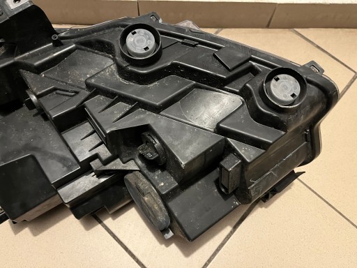 TOYOTA PROACE CITY VERSO 19- LAMPA FAR PREDNJA DESNA STRANA TOYOTA PROACE CITY VERSO 19- LAMPA FAR PREDNJA DESNA STRANA