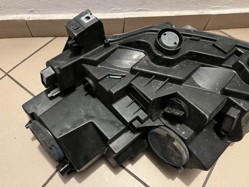 TOYOTA PROACE CITY VERSO 19- LAMPA FAR PREDNJA DESNA STRANA TOYOTA PROACE CITY VERSO 19- LAMPA FAR PREDNJA DESNA STRANA