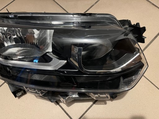 TOYOTA PROACE CITY VERSO 19- LAMPA FAR PREDNJA DESNA STRANA TOYOTA PROACE CITY VERSO 19- LAMPA FAR PREDNJA DESNA STRANA