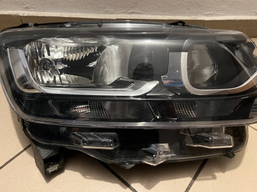 TOYOTA PROACE CITY VERSO 19- LAMPA FAR PREDNJA DESNA STRANA TOYOTA PROACE CITY VERSO 19- LAMPA FAR PREDNJA DESNA STRANA