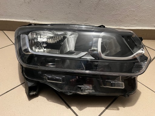 TOYOTA PROACE CITY VERSO 19- LAMPA FAR PREDNJA DESNA STRANA TOYOTA PROACE CITY VERSO 19- LAMPA FAR PREDNJA DESNA STRANA