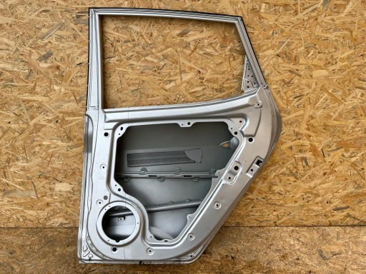 HYUNDAI IX20 IX-20 10- VRATA ZADNJA ZADNJI DESNA HYUNDAI IX20 IX-20 10- VRATA ZADNJA ZADNJI DESNA