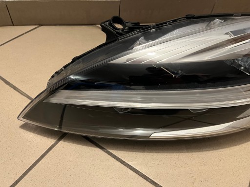VOLVO V40 II 2 REDIZAJN LED LAMPA FAR PREDNJA STRANA LIJEVA 31420447