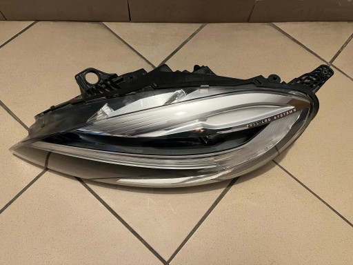 VOLVO V40 II 2 REDIZAJN LED LAMPA FAR PREDNJA STRANA LIJEVA 31420447