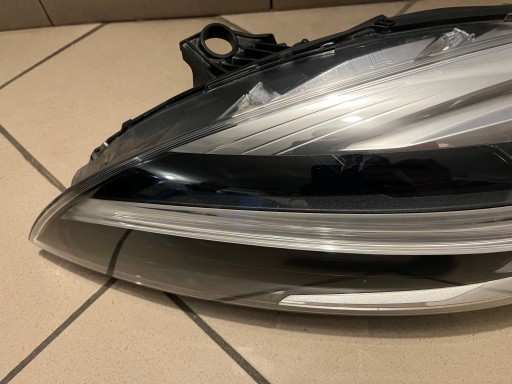 VOLVO V40 II 2 REDIZAJN LED LAMPA FAR PREDNJA STRANA LIJEVA 31420447