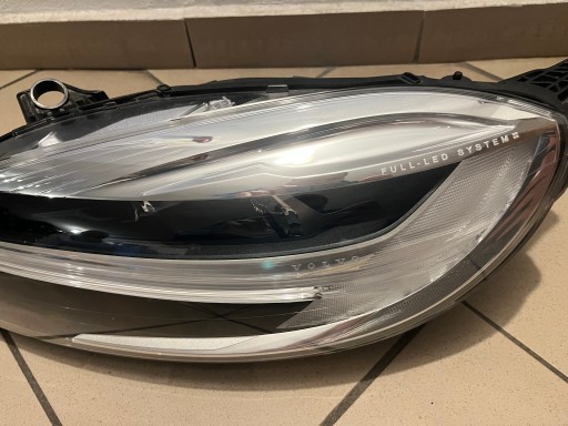 VOLVO V40 II 2 REDIZAJN LED LAMPA FAR PREDNJA STRANA LIJEVA 31420447