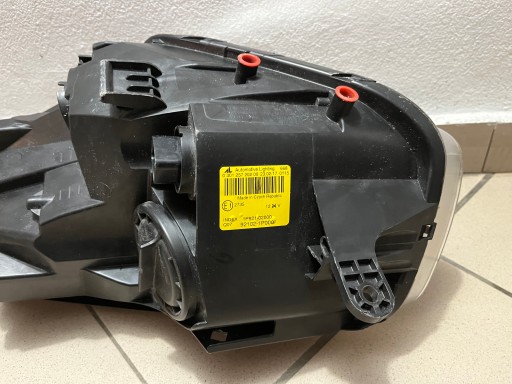 LAMPA FAR PREDNJA STRANA DESNA KIA VENGA 09- 92102-1P000