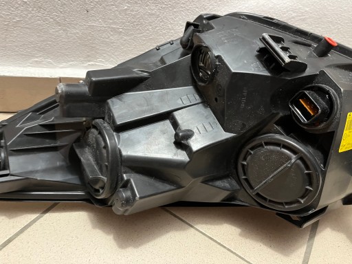 LAMPA FAR PREDNJA STRANA DESNA KIA VENGA 09- 92102-1P000