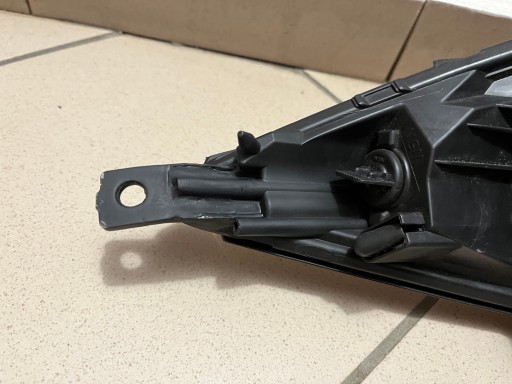 LAMPA FAR PREDNJA STRANA DESNA KIA VENGA 09- 92102-1P000