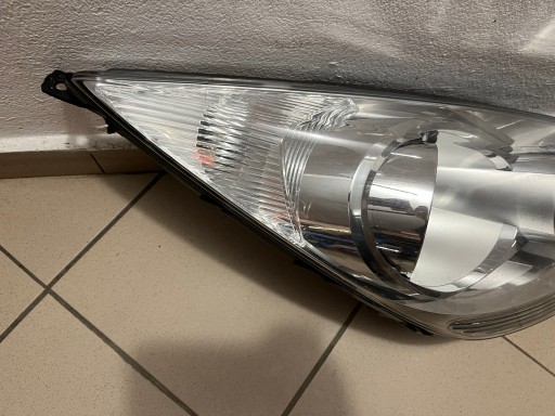 LAMPA FAR PREDNJA STRANA DESNA KIA VENGA 09- 92102-1P000