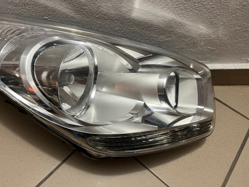 LAMPA FAR PREDNJA STRANA DESNA KIA VENGA 09- 92102-1P000