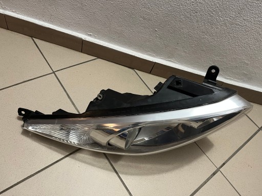 LAMPA FAR PREDNJA STRANA DESNA KIA VENGA 09- 92102-1P000