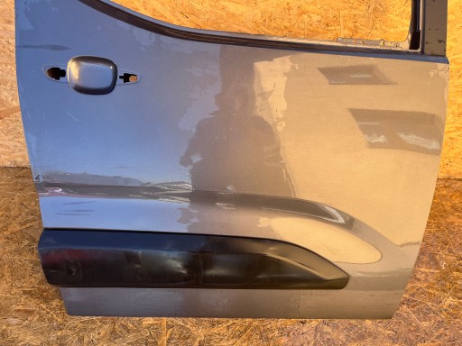 VRATA DESNA PRZENDIE PREDNJA STRANA OPEL COMBO VRATA DESNA PRZENDIE PREDNJA STRANA OPEL COMBO