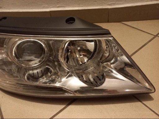 HYUNDAI SONATA 5 V REDIZAJN LAMPA FAR PREDNJA STRANA DESNA