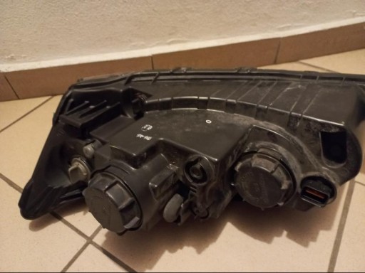 HYUNDAI SONATA 5 V REDIZAJN LAMPA FAR PREDNJA STRANA DESNA