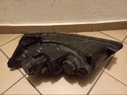 HYUNDAI SONATA 5 V REDIZAJN LAMPA FAR PREDNJA STRANA DESNA