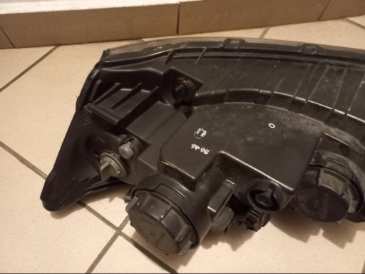 HYUNDAI SONATA 5 V REDIZAJN LAMPA FAR PREDNJA STRANA DESNA