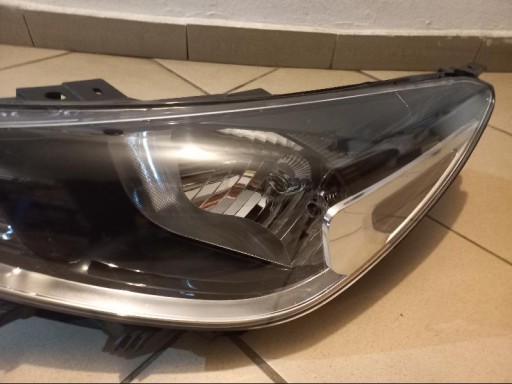 KIA RIO V 5 LAMPA FAR LIJEVA STRANA PREDNJA KIA RIO V 5 LAMPA FAR LIJEVA STRANA PREDNJA