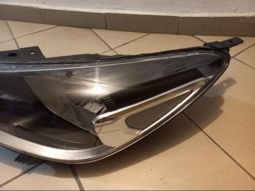 KIA RIO V 5 LAMPA FAR LIJEVA STRANA PREDNJA KIA RIO V 5 LAMPA FAR LIJEVA STRANA PREDNJA