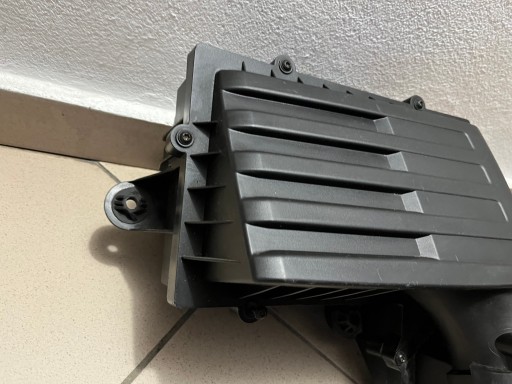 KUČIŠTE FILTERA ZRAKA SEAT AUDI VW SKODA OE 5Q0129607AA KUČIŠTE FILTERA ZRAKA SEAT AUDI VW SKODA OE 5Q0129607AA