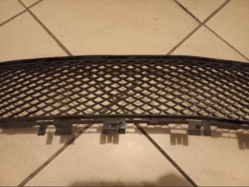 MREŽICA SREDNJA BRANIKA MERCEDES E W212 A212 REDIZAJN