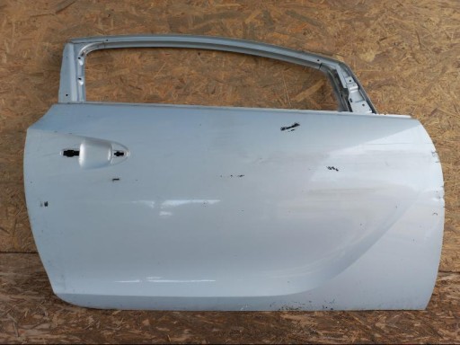 OPEL ASTRA GTC VRATA DESNA PREDNJA STRANA OPEL ASTRA GTC VRATA DESNA PREDNJA STRANA