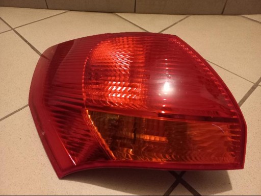 KIA VENGA LAMPA FAR ZADNJA  ZADNJI LIJEVA STRANA