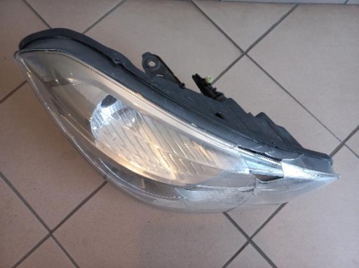 DACIA DOKKER LAMPA FAR PREDNJA STRANA DESNA