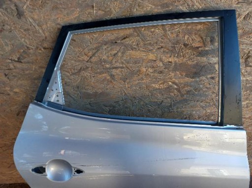 HYUNDAI IX20 IX-20 VRATA ZADNJA ZADNJI DESNA