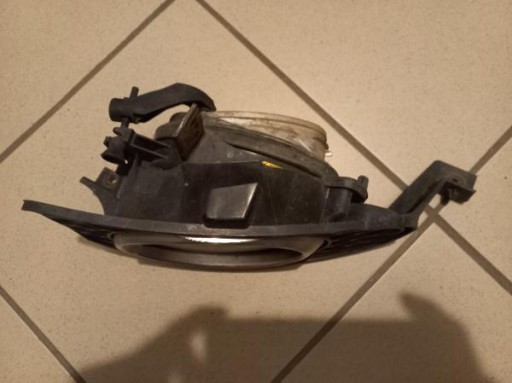 MAGLENKA PREDNJA STRANA DESNA MERCEDES CLS W169 W211