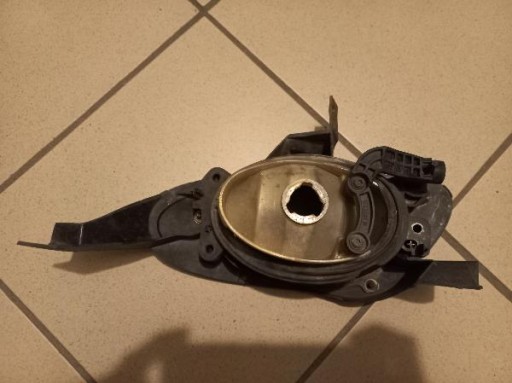 MAGLENKA PREDNJA STRANA DESNA MERCEDES CLS W169 W211