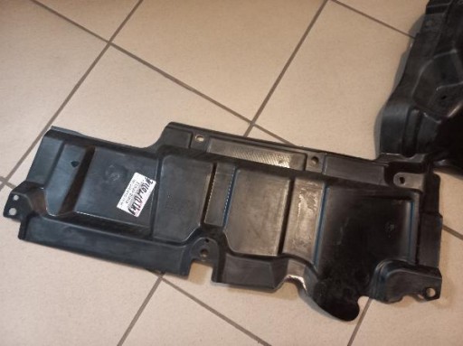 POKLOPAC ISPOD MOTOR TOYOTA VERSO 04-