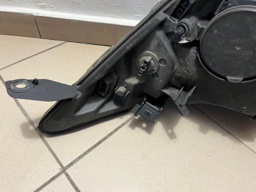 LAMPA FAR PREDNJA STRANA DESNA IVECO DAILY IV 4