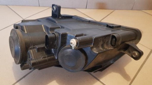 VW PASSAT B6 B-6 3C0 LAMPA FAR PREDNJA STRANA DESNA VW PASSAT B6 B-6 3C0 LAMPA FAR PREDNJA STRANA DESNA