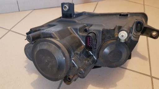 VW PASSAT B6 B-6 3C0 LAMPA FAR PREDNJA STRANA DESNA VW PASSAT B6 B-6 3C0 LAMPA FAR PREDNJA STRANA DESNA