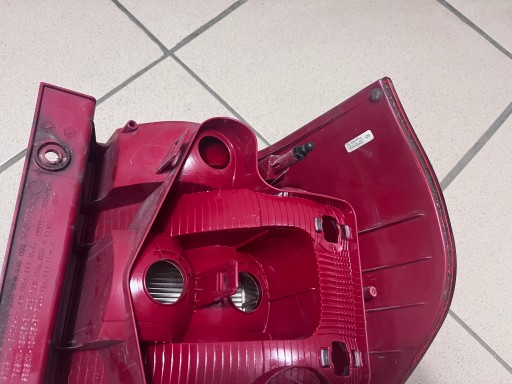 LAMPA FAR LIJEVA STRANA ZADNJA  ZADNJI SKODA YETI 5L0 09-