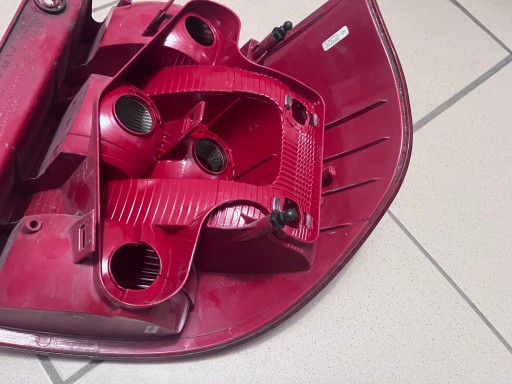 LAMPA FAR LIJEVA STRANA ZADNJA  ZADNJI SKODA YETI 5L0 09-