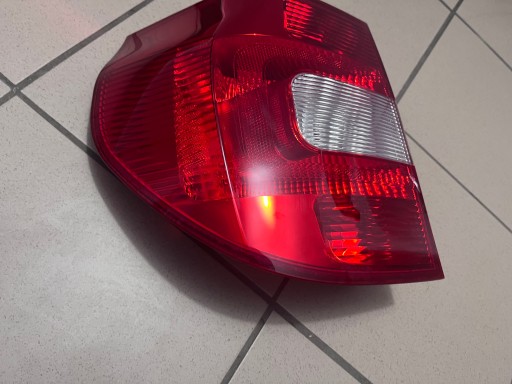LAMPA FAR LIJEVA STRANA ZADNJA  ZADNJI SKODA YETI 5L0 09-