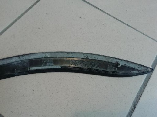 SUBARU OUTBACK V 5 LAJSNA VRATA ZADNJIH  ZADNJA STRANA DESNA