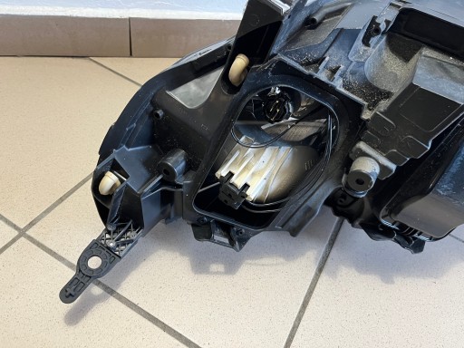 LAMPA FAR PREDNJA STRANA DESNA CITROEN JUMPY III 3 EXPERT VIVARO C 9808567680 LAMPA FAR PREDNJA STRANA DESNA CITROEN JUMPY III 3 EXPERT VIVARO C 9808567680
